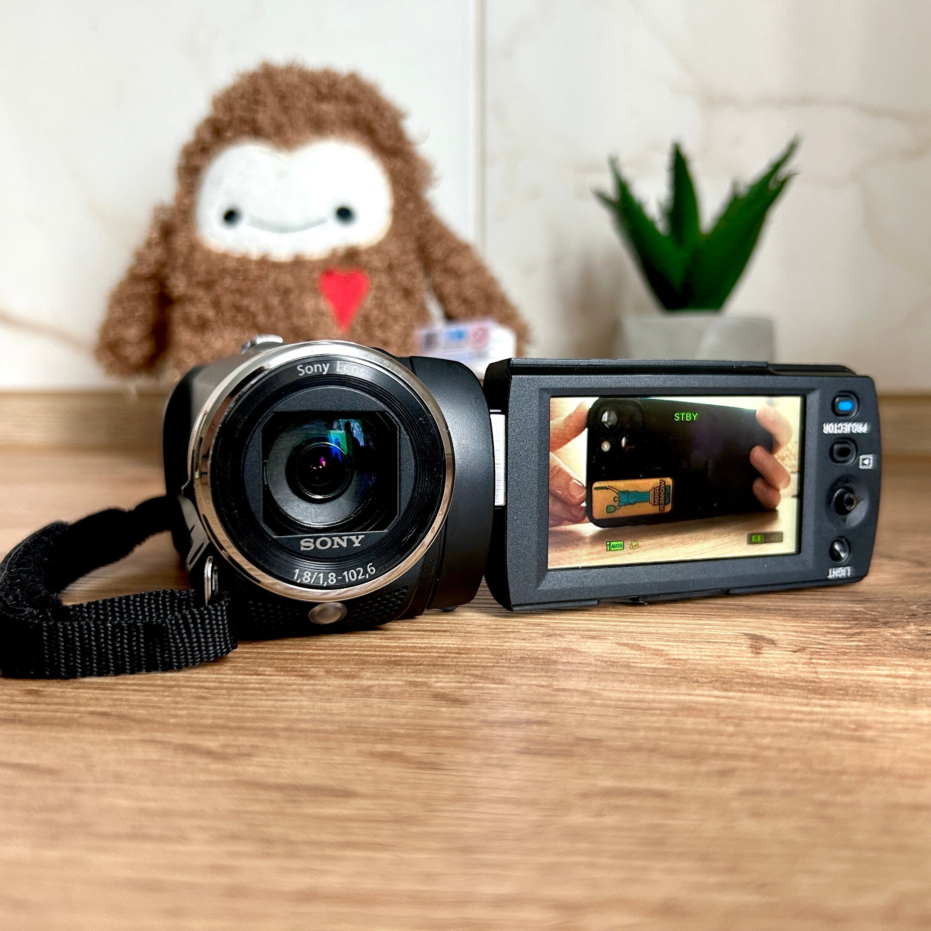 Sony Handycam DCR-PJ5 Black Digital Video Camera/ Sony Handycam DCR-PJ5 ...