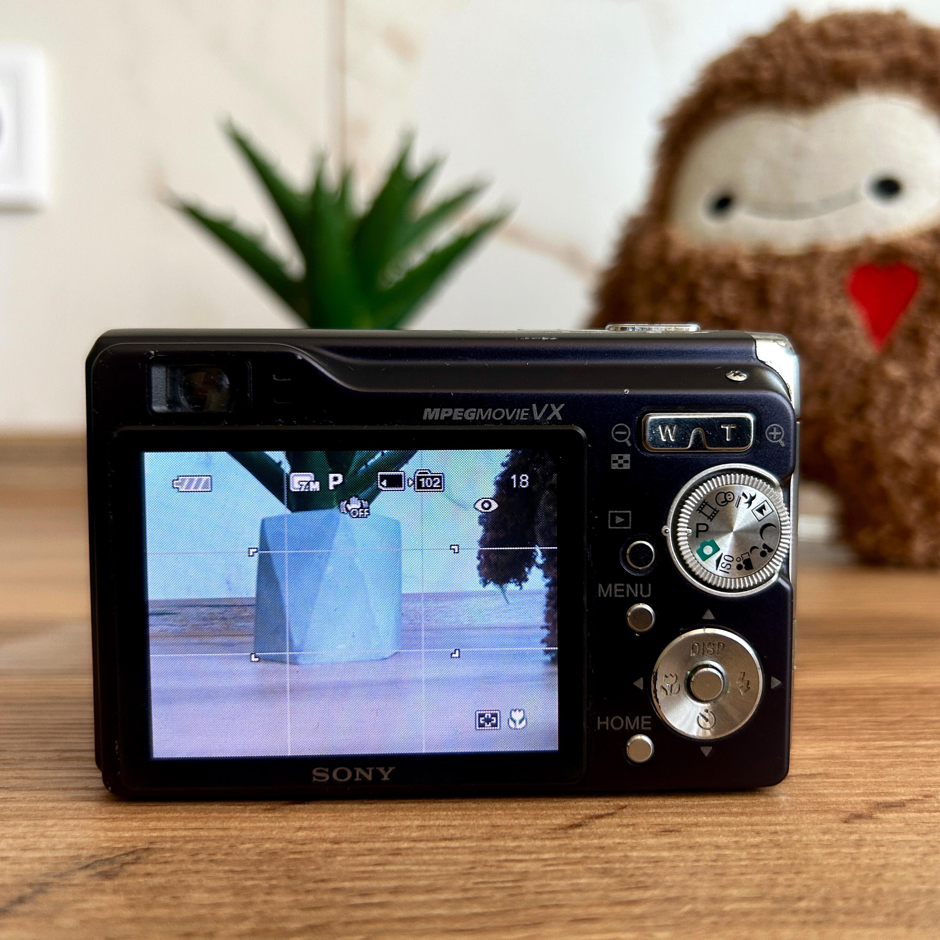 Camera Sony Cyber-shot DSC-W85 7.2MP Black Digital Camera
