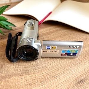 ソニー ハンディカム DCR-SX65 シルバー デジタルビデオカメラ/ソニー