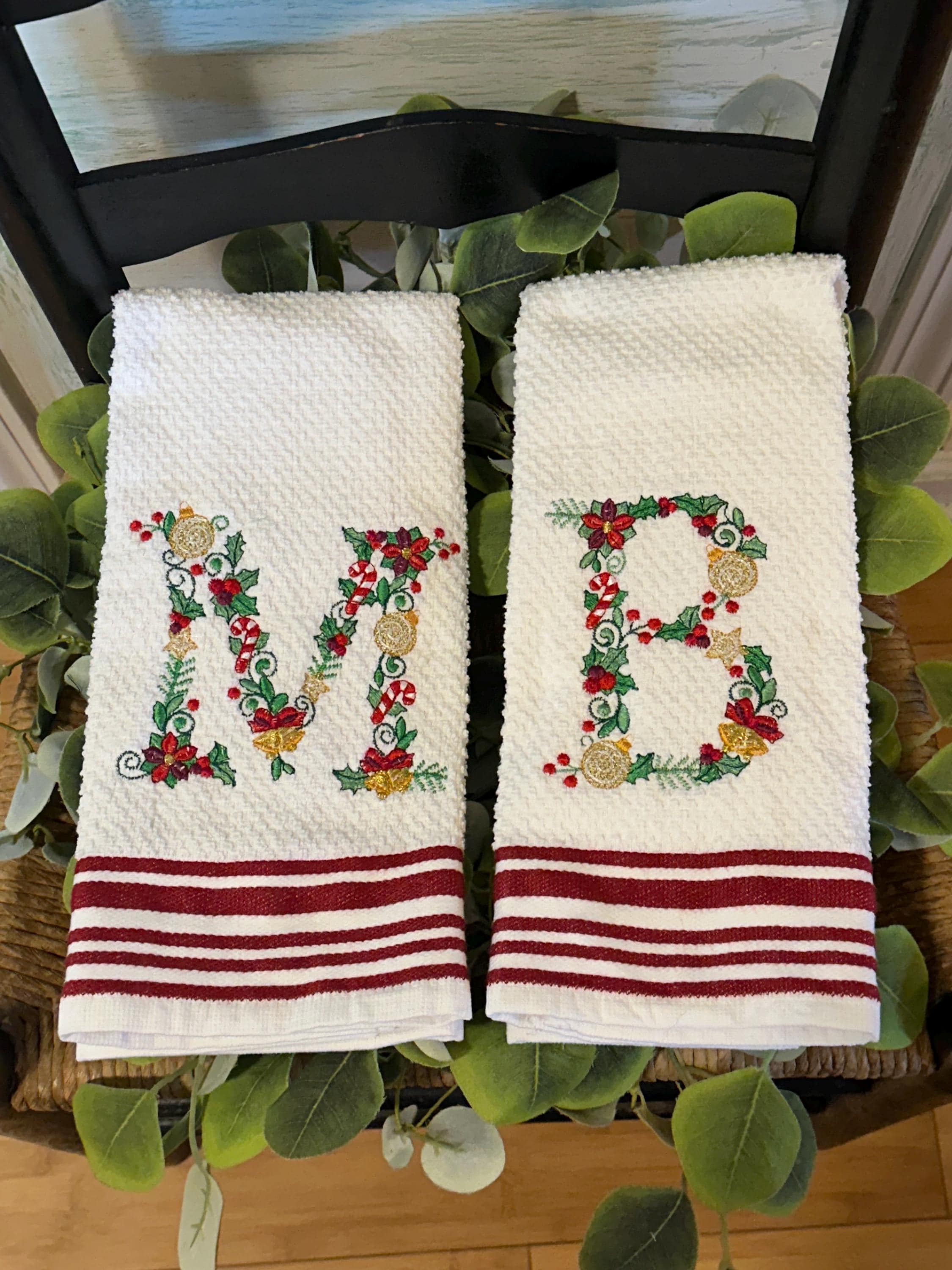 Embroidered Personalized Christmas Kitchen Towels - Festive Holiday Décor & Housewarming Gift - Absorbent Cotton Towels  -