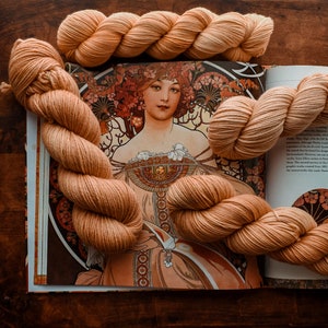 LA FLEUR| Ready to Ship| Hand Dyed Yarn| Semi-Solid Yarn| Wool Yarn