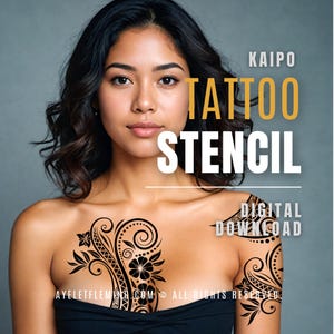 Könnte beinhalten: Eine Frau mit dunklen Haaren trägt ein schwarzes Oberteil und hat ein Tattoo-Schablone mit Blumenmuster auf ihrer Brust und Schulter. Das Bild enthält den Text "Kaipo Tattoo Stencil Digital Download".