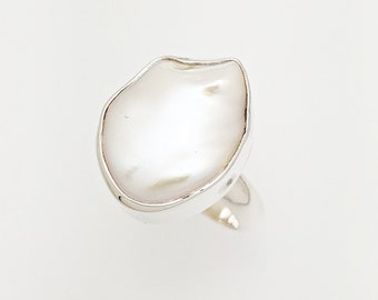 Pearl Ring,Handmade in Sterling Silver.