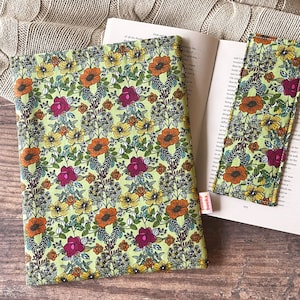Handmade book sleeve, kindle sleeve, padded booksleeve