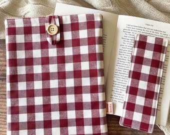 Gingham book sleeve, burgundy padded book protector cover, book pouch, bookish gift idea, book and kindle accessories, Christmas gift