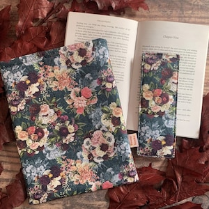 Handmade book sleeve, kindle sleeve, padded booksleeve
