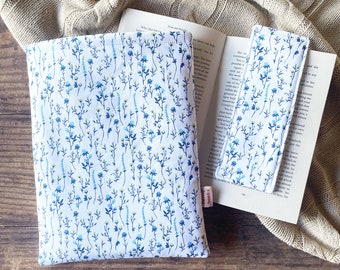 Ditsy bloemenboekhoes, blauw gewatteerde boekbeschermerhoes, boekentasje, leesachtig cadeau-idee, boek- en Kindle-accessoires, kerstcadeau