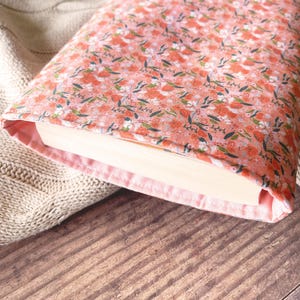 Ditsy floral handmade book sleeve, kindle sleeve, padded booksleeve