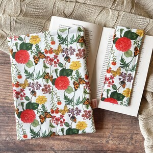 Handmade book sleeve, kindle sleeve, padded booksleeve