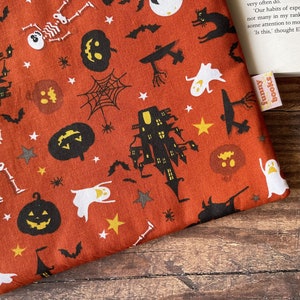 Halloween book sleeve, padded book protector cover, book pouch, bookish gift idea, book and kindle accessories, Christmas gift image 2