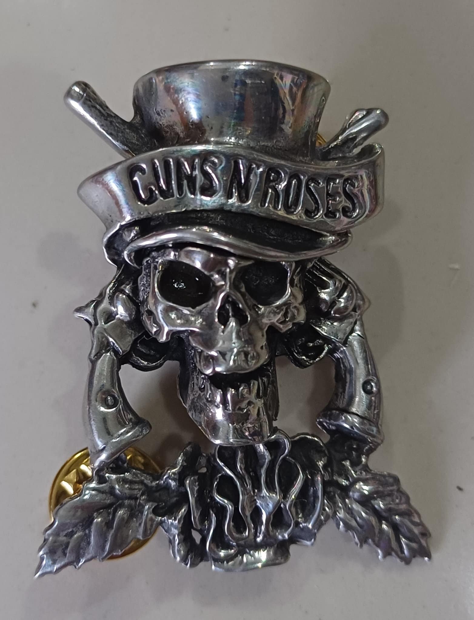 ピンバッジ GUNS N ROSES アンティーク ビンテージ Vintage 90s Guns N Roses Skull Metal Pin, Brockum Official - Etsy