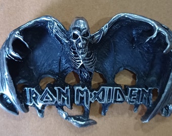 Rare IRON MAIDEN original vintage metal Pin dead stock badge officiel des années 90 copyright 1992 nwobhm hard rock