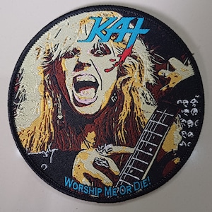 Parche tejido KAT "¡Adórame o muere!" - Edición limitada