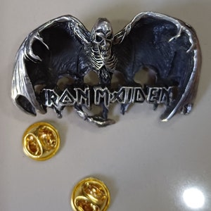 Raro IRON MAIDEN original vintage metal Pin dead stock insignia oficial de los años 90 copyright 1992 nwobhm hard rock imagen 3