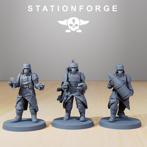 Grim Guard - Artillery Crew (3) (sculpted by Stationforge)