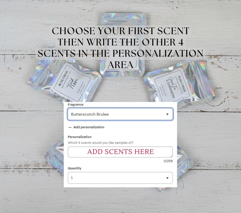 Op de afbeelding: Afbeelding met kleine, iriserende zakjes, waarschijnlijk geurmonsters. Een digitaal formulier is overgelegd en vraagt om geurselectie en personalisatie. De tekst luidt: "Kies je eerste geur en schrijf dan de andere 4 geuren in het personalisatiegebied."