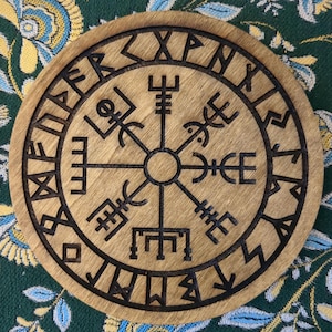 Nordic Compass Vegvísir | Engraved Wooden Altar Plate | Choice of Sizes | Viking Symbol of Protection for Occult / Magickal Rituals | Wicca