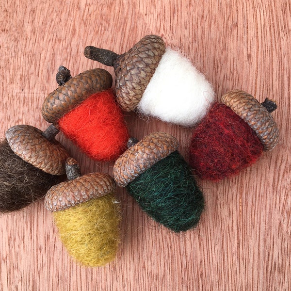 Needle Felted Acorns, set of 6! Fall decorating, Halloween, tiered tray ornaments, too cute!