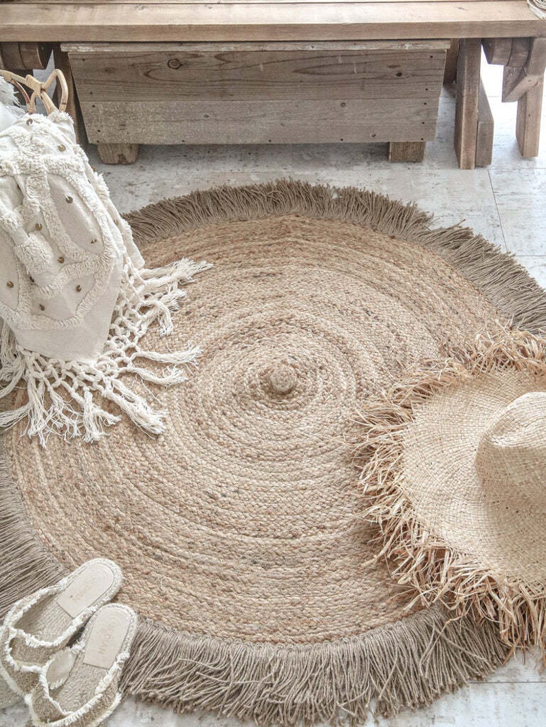 Round Jute Rug with Fringes image 2