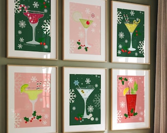 Può includere: Sei stampe incorniciate di diversi cocktail natalizi su sfondo verde e rosa. Ogni stampa presenta un cocktail diverso con una guarnizione festosa e fiocchi di neve.