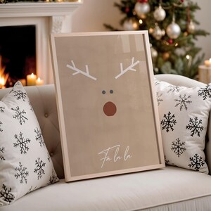 Pôster de rosto de rena bege aconchegante para impressão | Impressão Fa la la | Decoração de Natal Rudolf | Arte de parede de Natal elegante e elegante