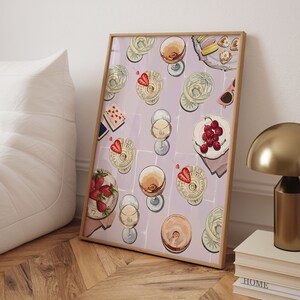 Meisjesavond met wijn en kaarten poster | Muurkunst slaapzaal of eetkamer | Roze damesfeestprint | Aardbei-kersenmacarons