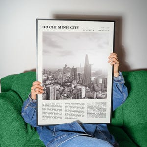 Póster vintage de Vietnam de la ciudad de Ho Chi Minh / Torre Bitexco Saigon Skyline Travel Art Print