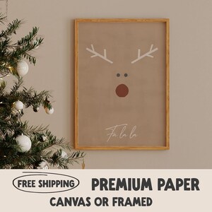 Pôster de rosto de rena bege aconchegante | Impressão Fa la la | Decoração de Natal Rudolf | Arte de parede de Natal elegante e elegante