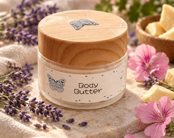 Handgemaakte bodybutter met cacaoboter, lavendel en geranium.