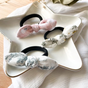 Hair bow barrette, hair bow elastic, double organic cotton gauze flower bow, girl&#39;s hair accessories, little girl&#39;s gift
