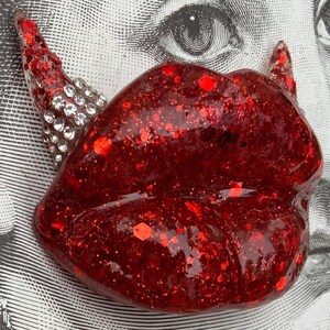 Ruby Slipper Red Glitter Resin Lips Statue: Bling Art Display