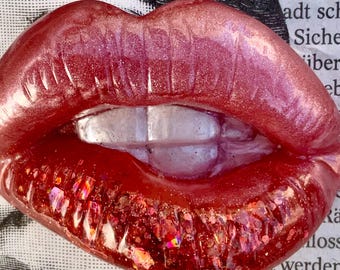 Fetish Ombre Glitter Resin Lips Magnet: Workstation Art