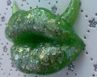 Green Glitter Resin Lips Statue: Goth Vanity Decor
