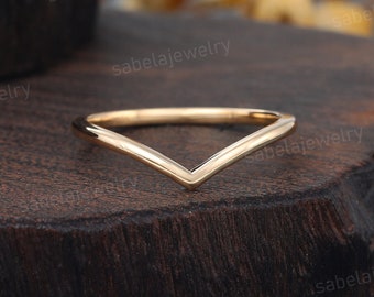 Plain Curved Wedding band Vintage Yellow gold Chevron Wedding band Stacking band Simple Anniversary Promise band V shaped band for Women