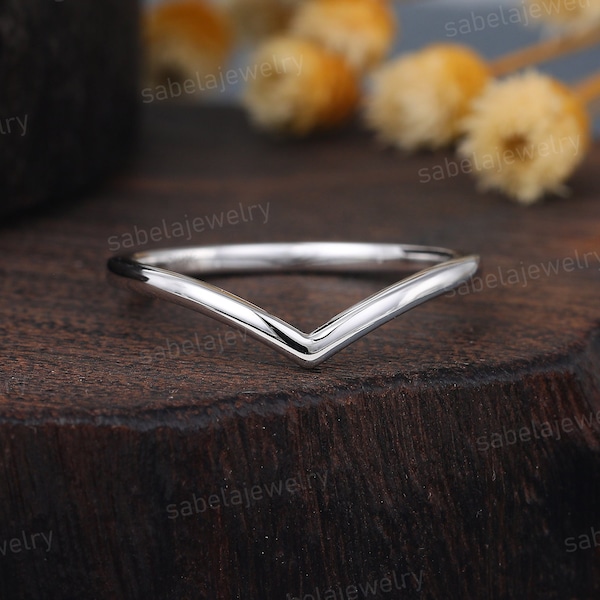 Plain Curved Wedding band Vintage White gold Simple Chevron Wedding band Stacking band Unique Anniversary Promise band for Women