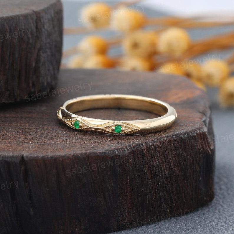 Unique Natural Emerald Wedding Band Vintage Yellow Gold Wedding Band ...