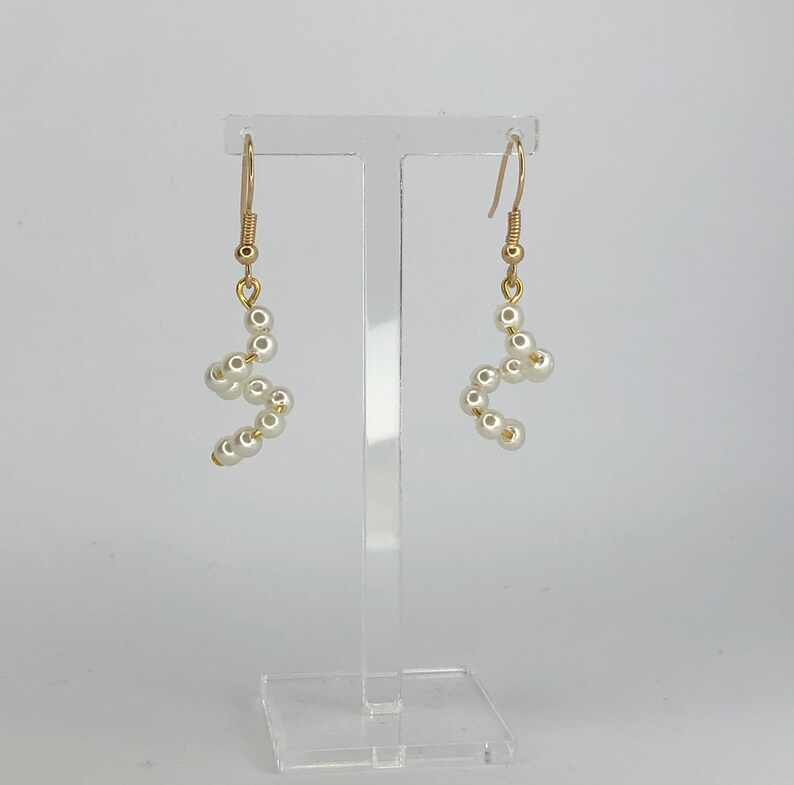 Blumen Ohrringe Gold – Statement Ohrstecker Mit Floralem Design, Hängend, Für Damen & Mädchen (elektroplattiert)