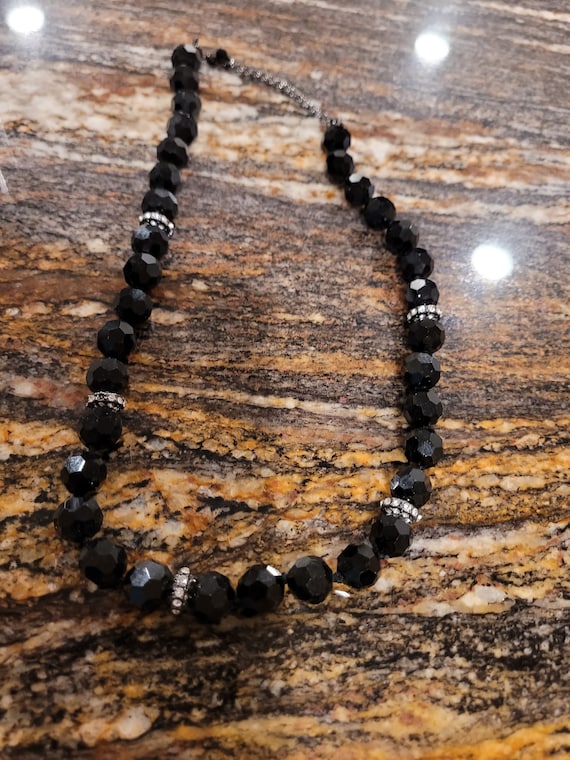 Collier Vintage Noir En Perles De Verre, Occasion - Bijou élégant Et Intemporel Pour Toutes Les Occasions