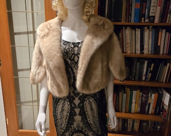 Vintage honigblonde Nerz-Capelet-Stola, Winterstola für Braut oder Mutter