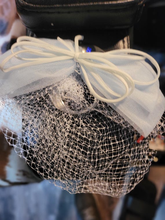 ❗Vintage White Bow Veil Fascinator Headband❗ Vintage White Fascinator Hat: Organdy Bows, Birdcage Veil - Etsy main image 3
