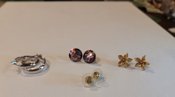 Four  pairs of vintage  pierced  earrings - image 1