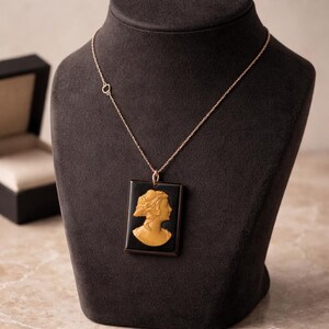 Vintage Bakelite Cameo Pendant Necklace, Golden-Brown Profile Relief