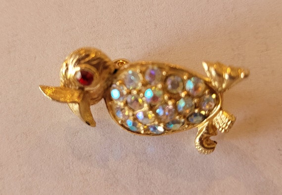 Tiny winged things - 2 crystal-studded brooches, … - image 2