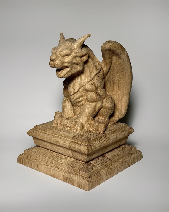 Gothic Gargoyle Sculpture: Handcrafted Wooden Decor on Tiered Base