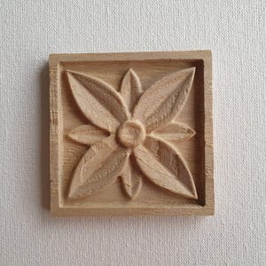 Carved Square Rosette with Ornamental Leaf Design – Natural Wood Onlay for Furniture, Cabinets,Home Wall Embellishments, Wood onlays