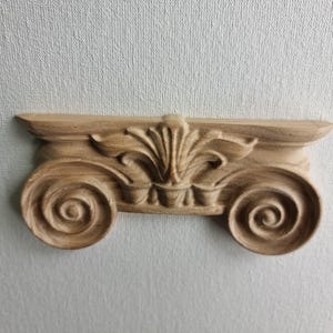 Ionische rolhouten kapiteel, handgemaakte decoratieve accent (aangepaste maten beschikbaar)