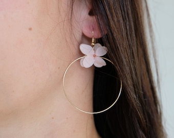 Pendientes de flores estabilizadas