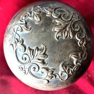 VITTORIA, bronze door knobs in excellent shape. Made by Corbin, c. 1895. Price for one door knob.