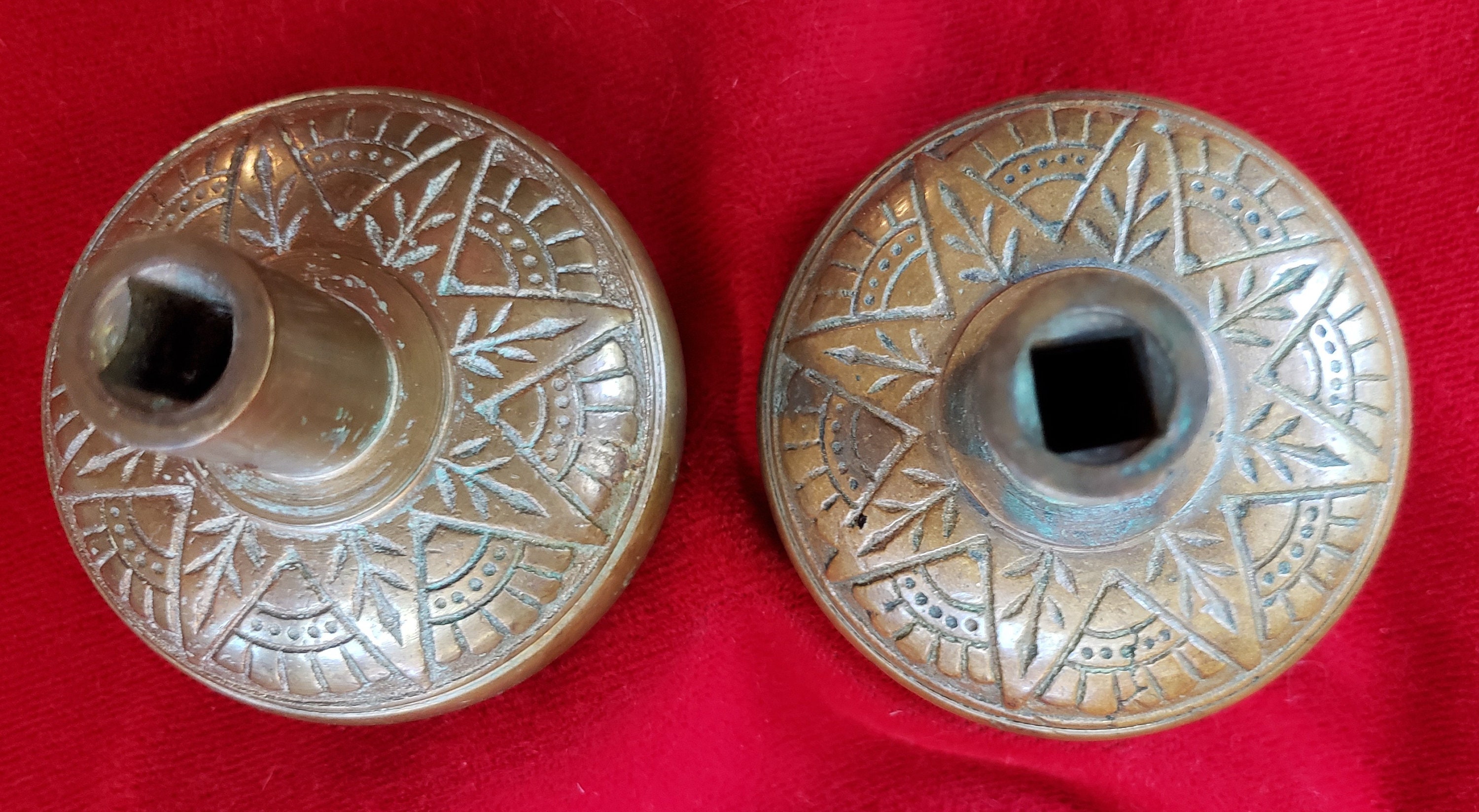 Perilla de puerta de bronce fundido vernáculo de 8 pliegues | Etsy