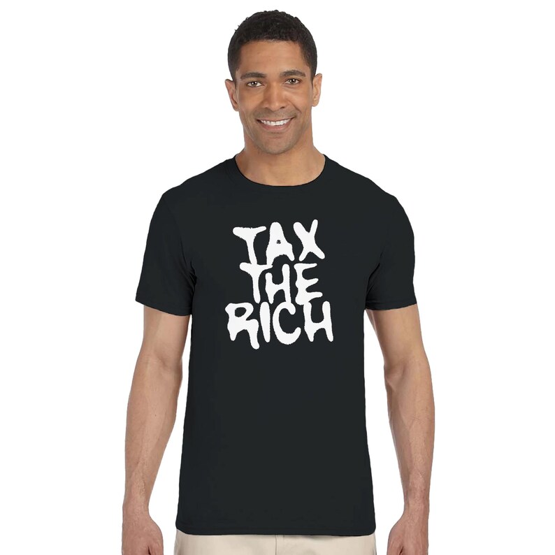 Camiseta de protesto Tax The Rich - Camiseta sobre o custo de vida - Vestuário de declaração política imagem 2